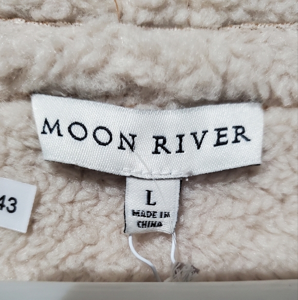 MOON RIVER- FAUX LEATHER JACKET - Picture 2 of 3